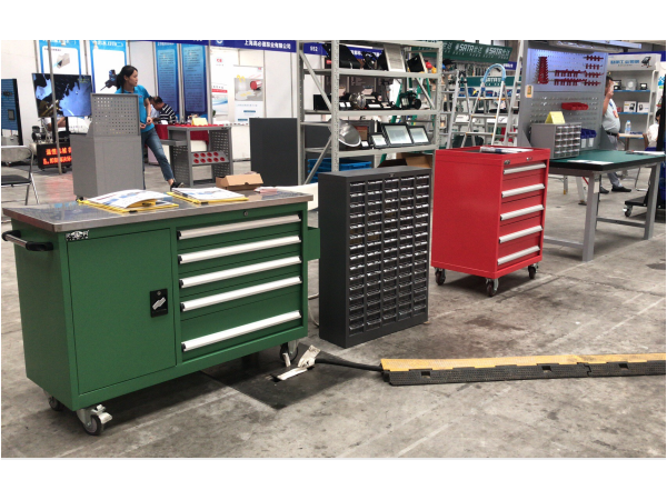 蘇州工具柜生產(chǎn)廠家揭露冬季車間真相，別等悲劇發(fā)生再后悔！