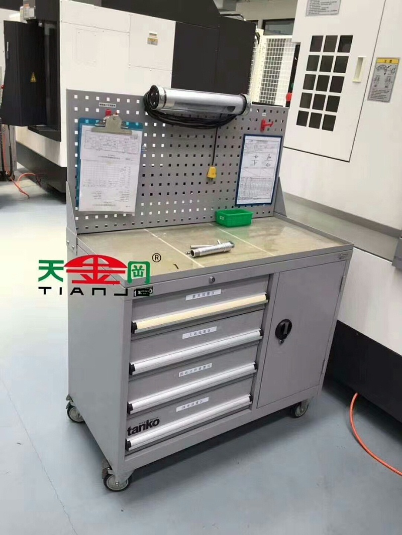 鉗工工作臺虎鉗