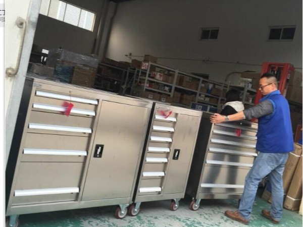 不銹鋼工具柜多少錢一個？【天金岡】