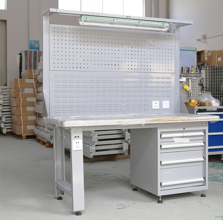 天金岡鉗工臺(tái)助力偉本智能機(jī)電加強(qiáng)車間管理