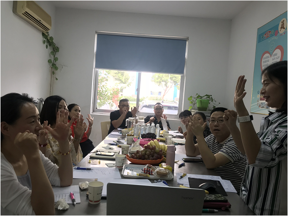 工具柜廠家天金岡與禧誠網(wǎng)商會外貿(mào)家人做環(huán)保手指操