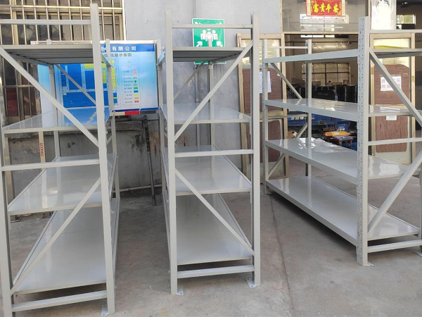 信守承諾，天金岡上門(mén)為蘇州曼特萊安裝貨架